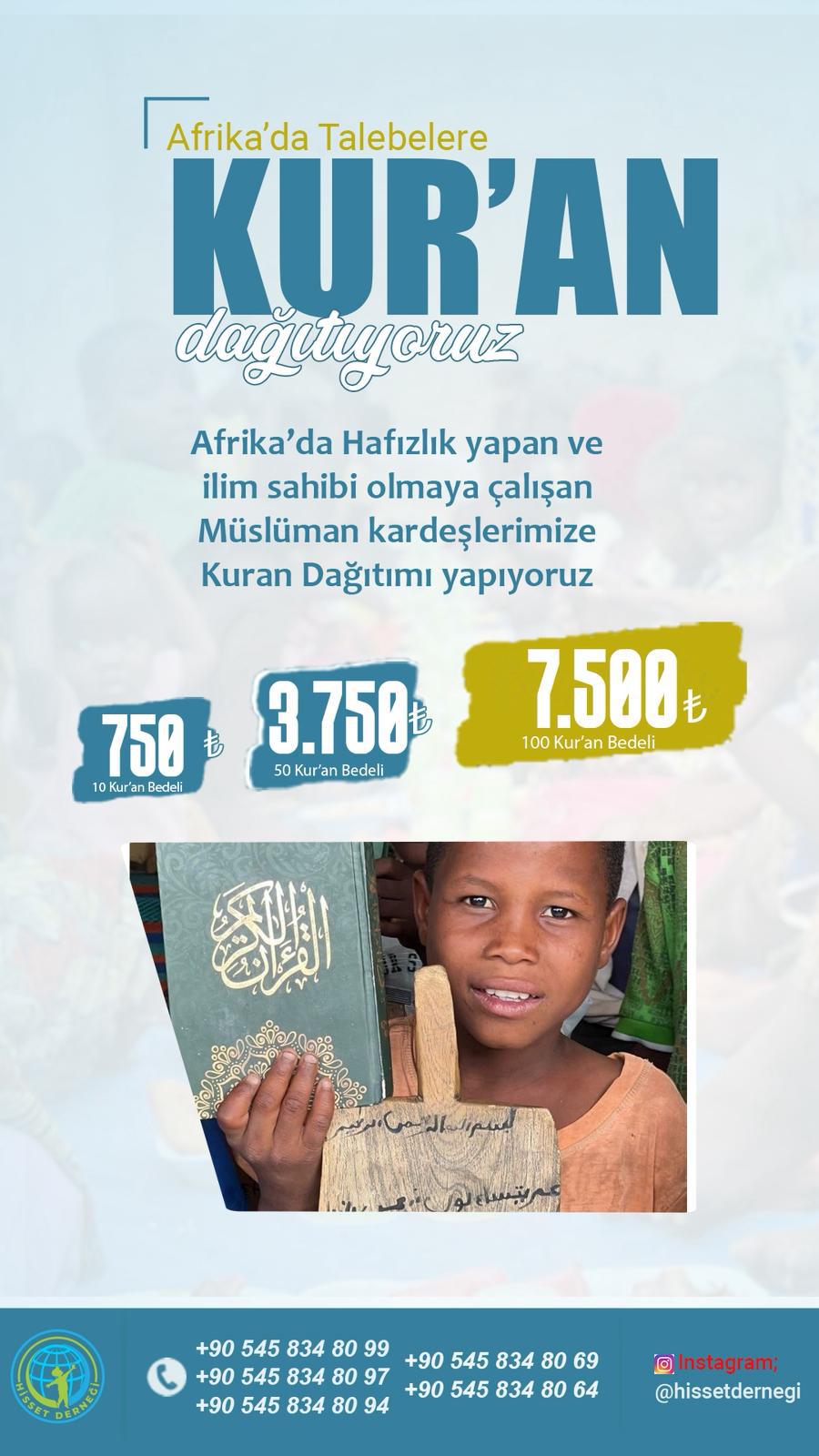 Kur'an-ı Kerim dağıtımı yapılan bir öğrenci